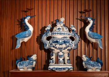 Bài trí bát hương trên bàn thờ gia tiên quan trọng như thế nào?